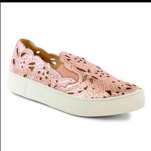 Seychelles Even Better Laser Cutout Leather Slip-on Sneaker Size 8